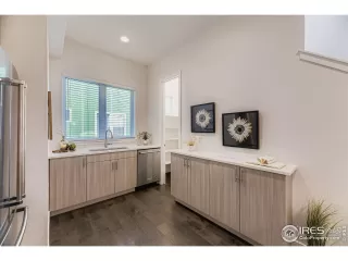 Photo #4: 1045490 Listing