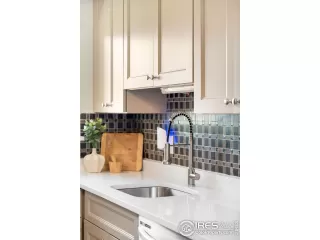 Photo #3: 1045641 Listing