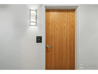 Photo #3: 1045718 Listing