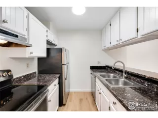 Photo #6: 1045784 Listing