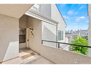 Photo #2: 1046198 Listing