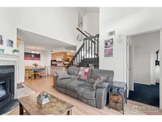 Photo #6: 1046198 Listing