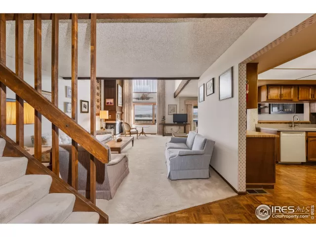 MLS: 1046248 Condo For Sale