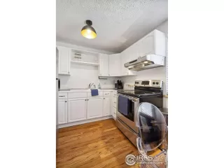 Photo #5: 1046581 Listing