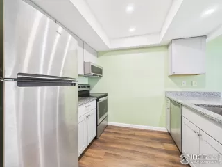 Photo #4: 1046644 Listing