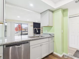 Photo #5: 1046644 Listing