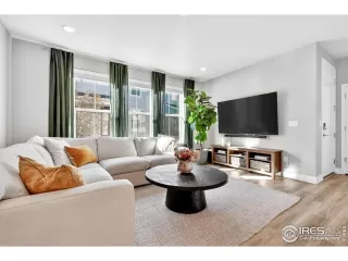 Photo #4: 1046778 Listing 