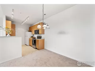 Photo #5: 1046810 Listing