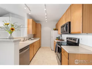 Photo #6: 1046810 Listing