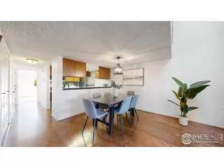 Photo #5: 1046899 Listing