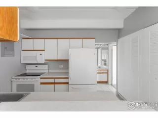 Photo #5: 1046909 Listing