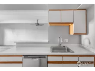 Photo #6: 1046909 Listing