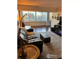 Photo #2: 1047003 Listing