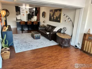 Photo #3: 1047003 Listing