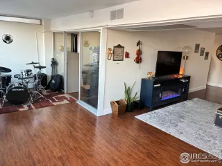 Photo #5: 1047003 Listing