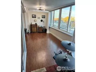 Photo #6: 1047003 Listing