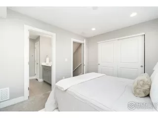 Photo #5: 1047091 Listing 