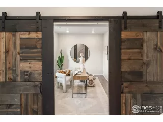 Photo #6: 1047095 Listing