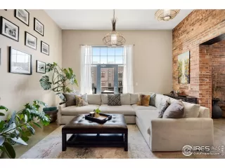 Photo #3: 1047371 Listing