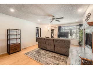 Photo #4: 1047379 Listing