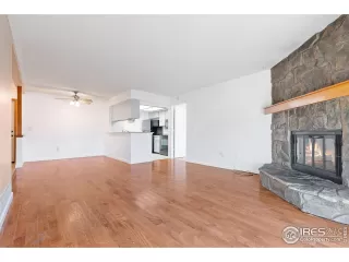 Photo #4: 1047384 Listing