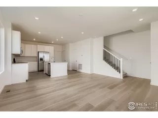 Photo #3: 1047423 Listing