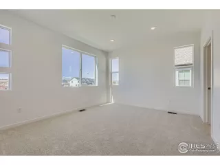 Photo #6: 1047423 Listing