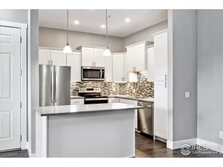 Photo #2: 1047432 Listing