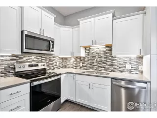 Photo #3: 1047432 Listing