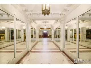 Photo #2: 1047433 Listing