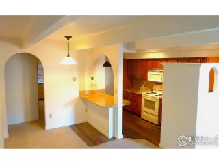 Photo #2: 1047721 Listing