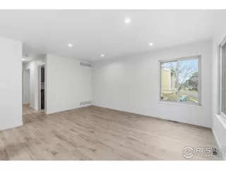 Photo #4: 1047746 Listing 