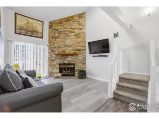 Photo #2: 1047876 Listing