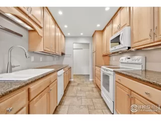 Photo #6: 1048044 Listing