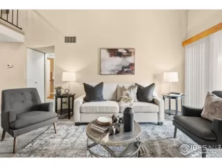 Photo #5: 1048264 Listing