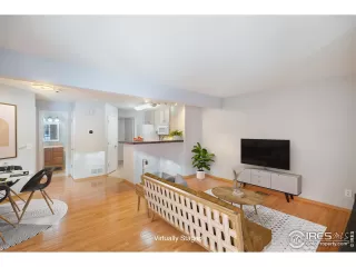 Photo #4: 1048303 Listing