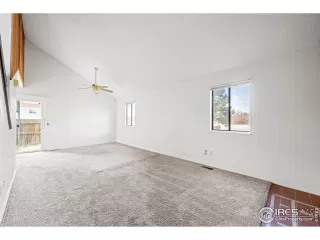 Photo #4: 1048456 Listing