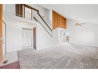 Photo #5: 1048456 Listing