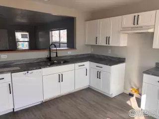 Photo #2: 1048591 Listing