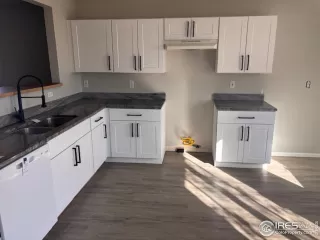 Photo #4: 1048591 Listing