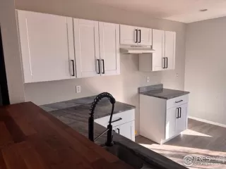 Photo #5: 1048591 Listing