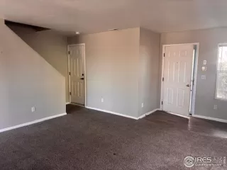 Photo #6: 1048591 Listing