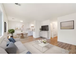 Photo #3: 1048669 Listing