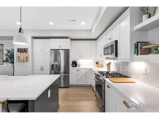 Photo #5: 1048840 Listing 