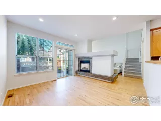 Photo #4: 1049163 Listing 