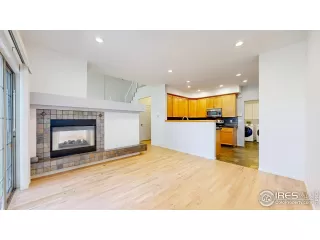 Photo #5: 1049163 Listing 