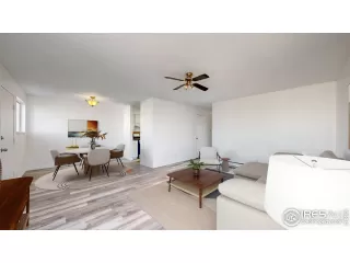 Photo #4: 1049172 Listing