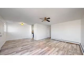 Photo #5: 1049172 Listing