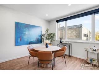 Photo #2: 1049197 Listing