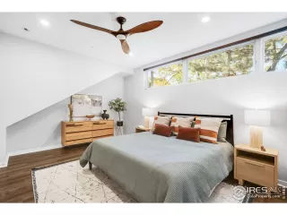 Photo #4: 1049197 Listing